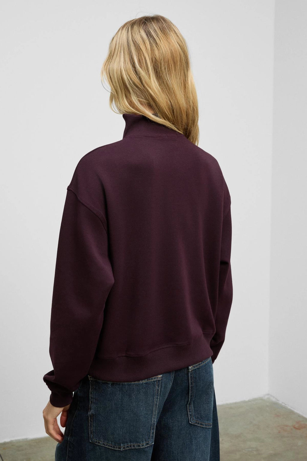 Kadın Bordo Yumuşak Polarlı Kumaşlı Yakası Fermuarlı Regular Sweatshirt