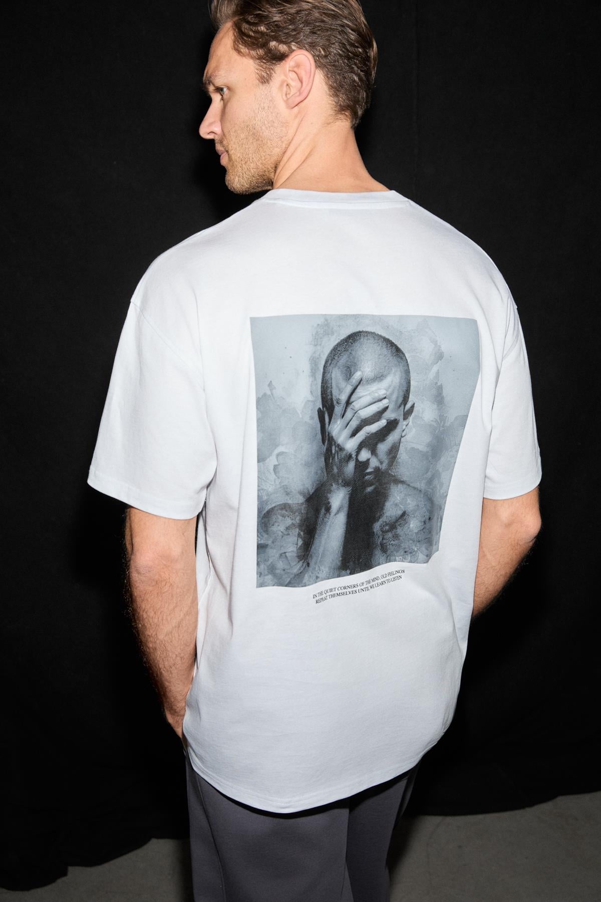 Erkek Organik Pamuklu Bisiklet Yakalı Nakış Ve Baskı Detaylı Oversıze Fit Beyaz T-Shirt