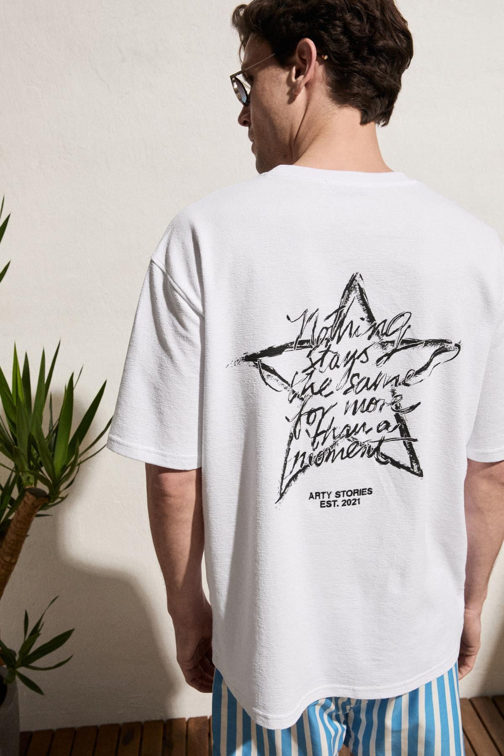 Erkek Organik Pamuklu Baskı Ve Nakışlı Bisiklet Yaka Strüktürlü Oversıze Beyaz T-Shirt