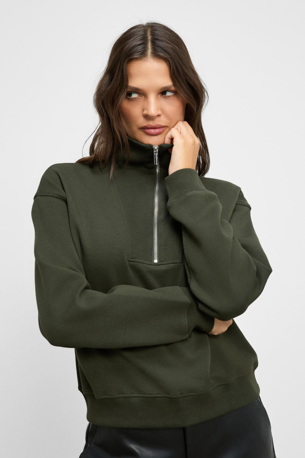 Kadın Haki Yumuşak Polarlı Kumaşlı Yakası Fermuarlı Regular Sweatshirt