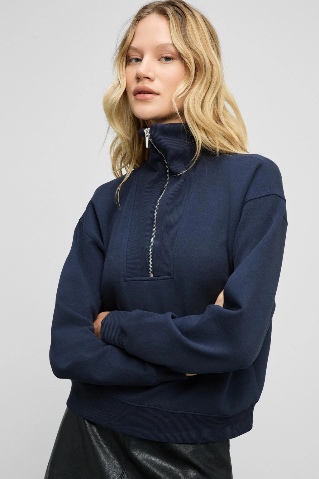 Kadın Lacivert Yumuşak Polarlı Kumaşlı Yakası Fermuarlı Regular Sweatshirt