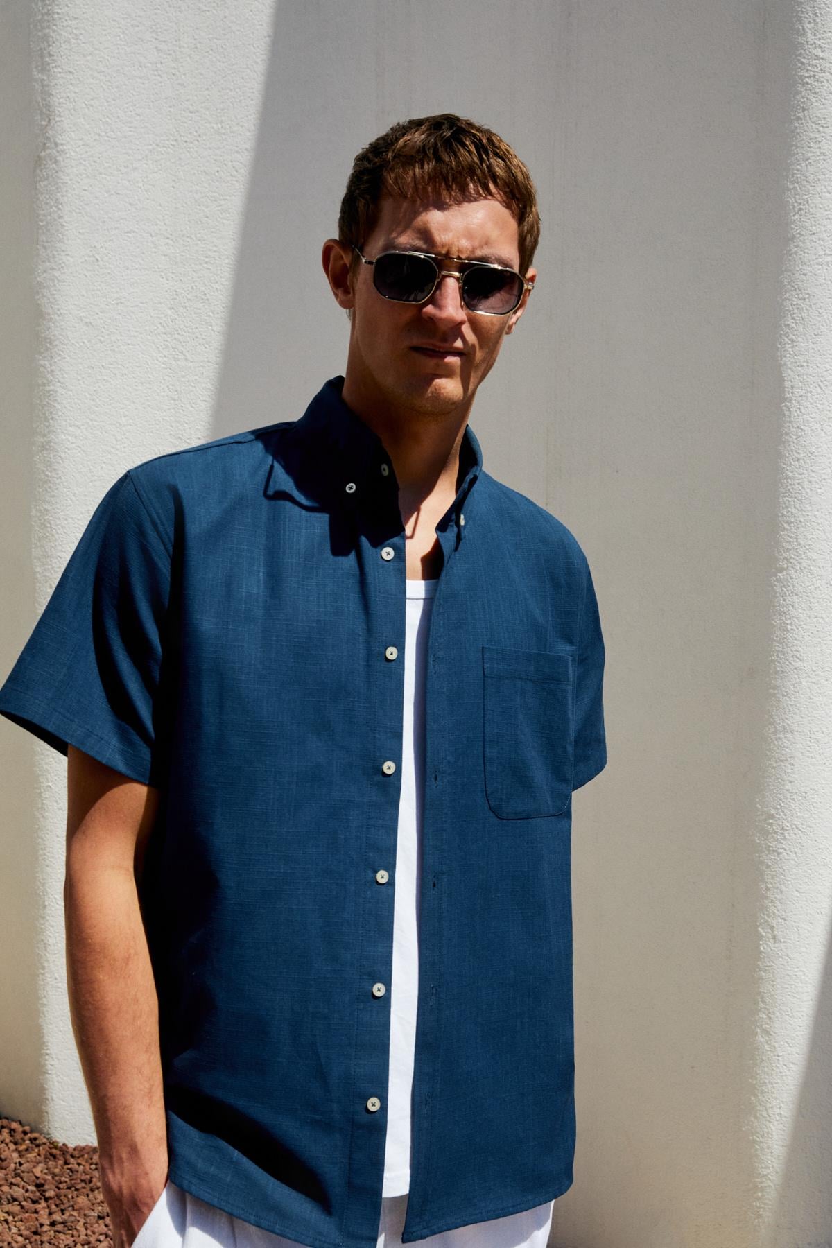 Erkek Kısa Kollu Tek Cepli Rahat Kesim Relaxed Fit Lacivert Gömlek