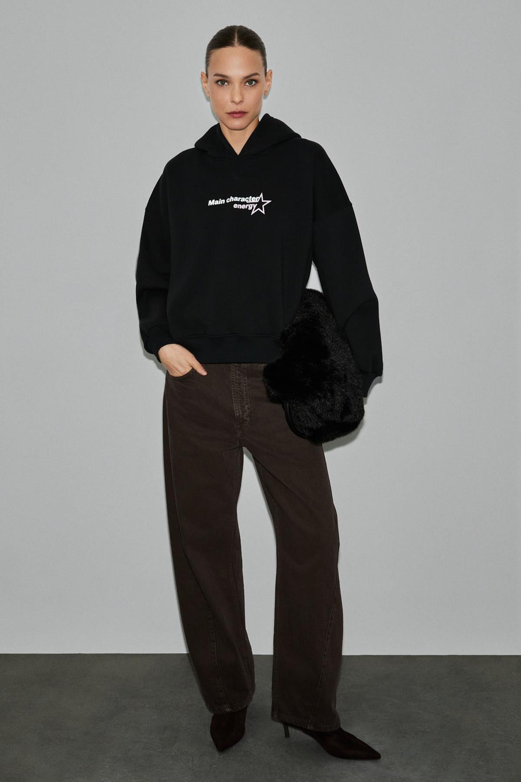 Kadın Organik Pamuklu Polarlı Kumaşlı Baskı Detaylı Siyah Sweatshirt