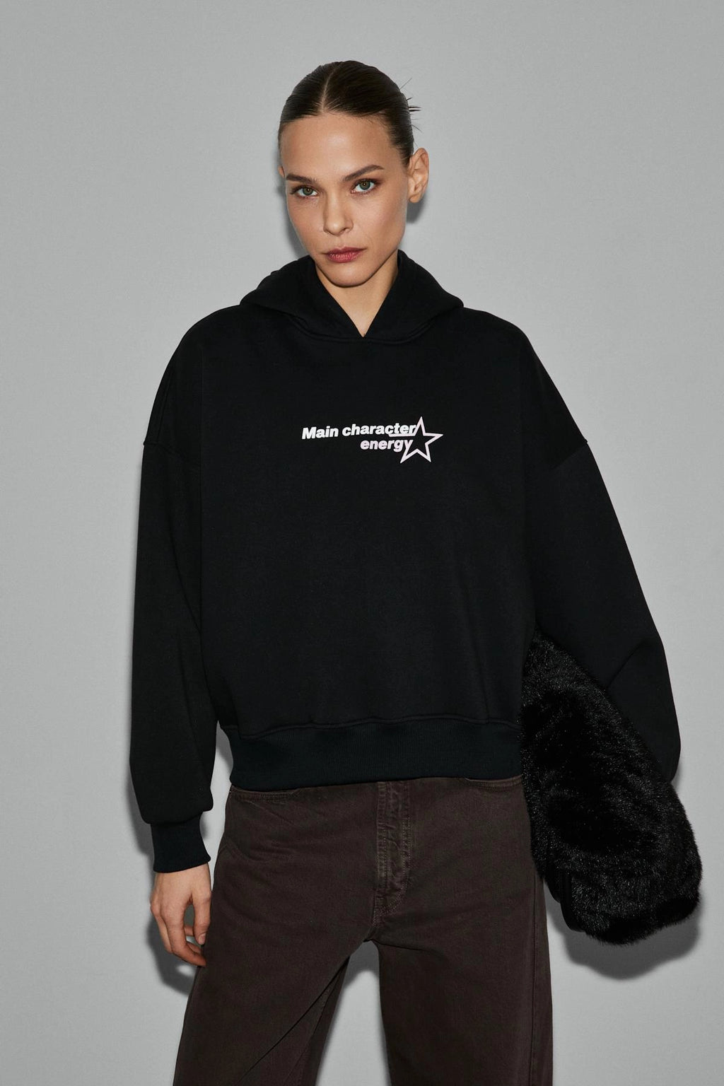 Kadın Organik Pamuklu Polarlı Kumaşlı Baskı Detaylı Siyah Sweatshirt