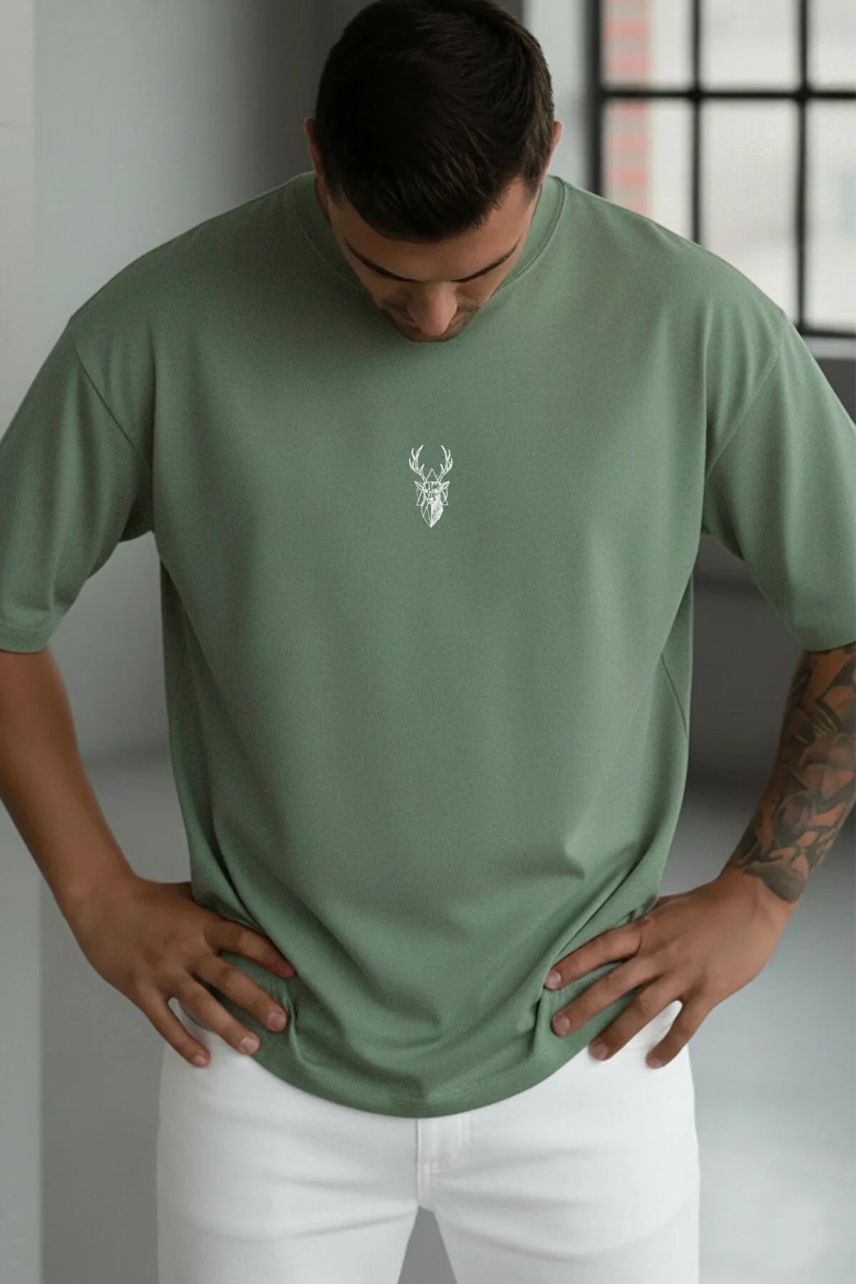 Erkek Açık Yeşil Geyik Baskılı Oversize Fit Bol Geniş Kalıp Salaş Kesim T-shirt